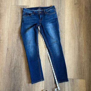 EUC Lucky Brand Lolita Skinny 8 / 28 jeans medium/dark blue wash